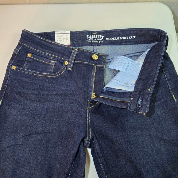 NWT Signature‎ Levi Strauss & Co Modern Boot Cut Indigo Void Jeans Women Size 30 - Picture 3 of 8